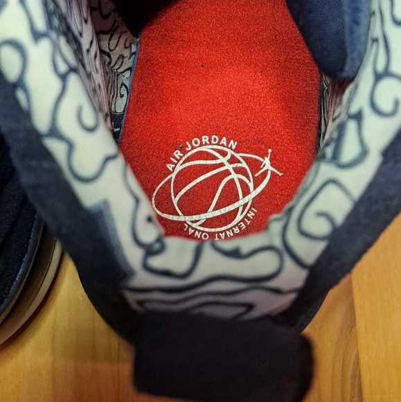 Jordan 12 International Flight - Picture 2 of 3